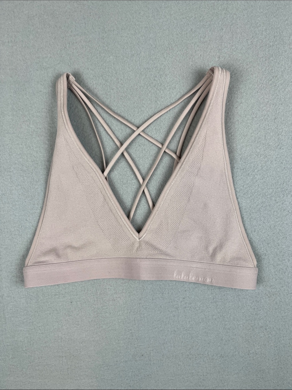 lululemon Pale Pink “A little bit closer” bralette
Size: Medium